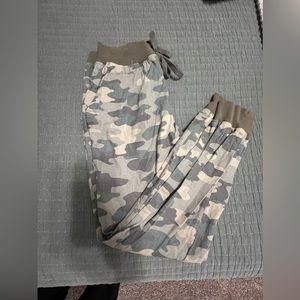 Lucky Brand camo joggers